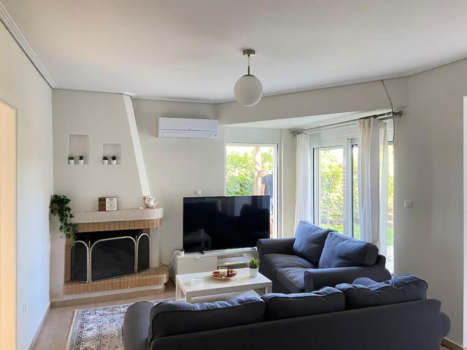 Cozy 2 Room Apartment With Garden Near Athens Air-Port Artemida  Exterior photo