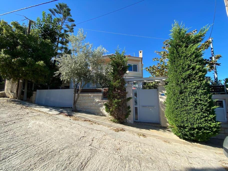 Cozy 2 Room Apartment With Garden Near Athens Air-Port Artemida  Exterior photo